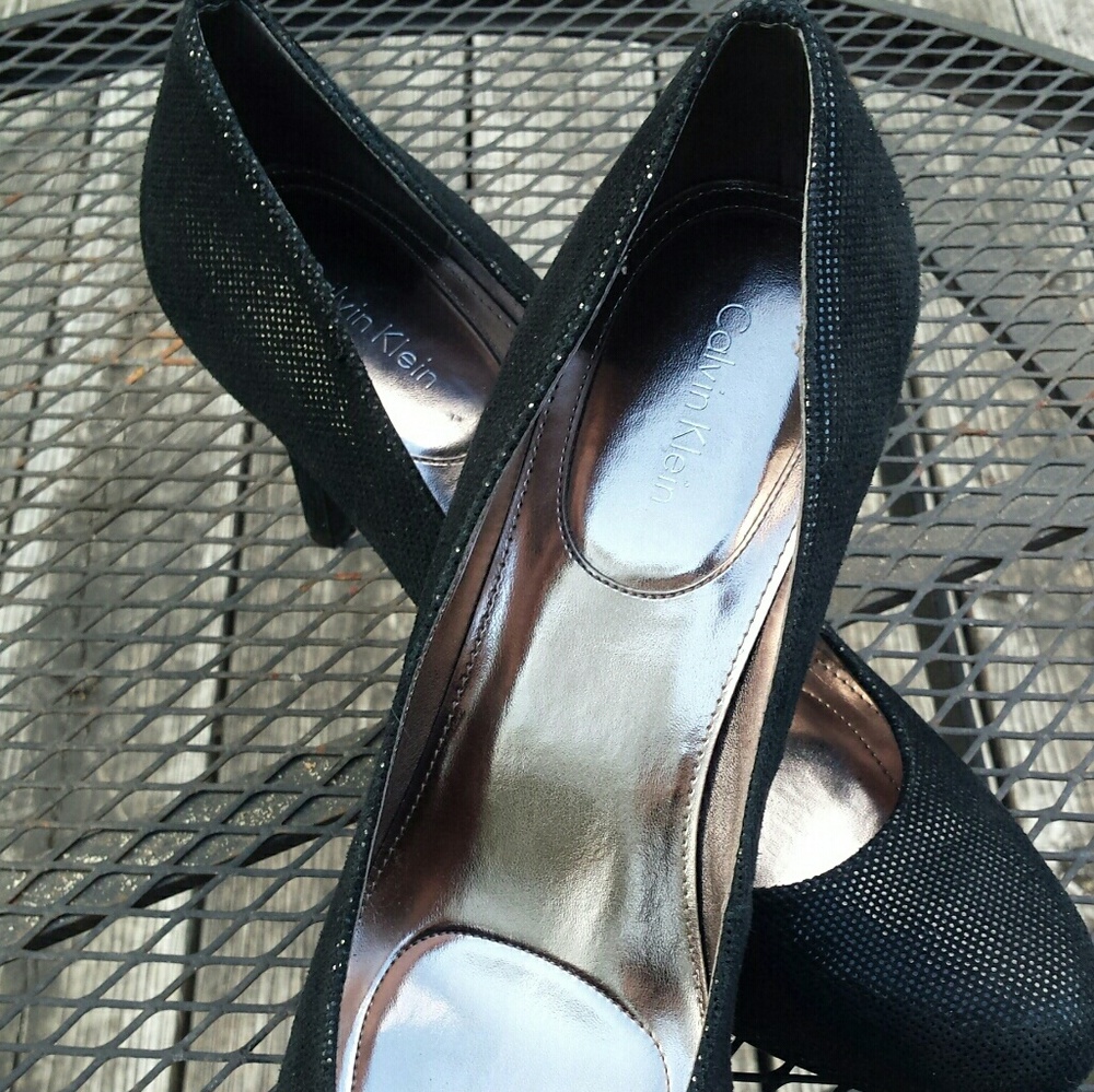 Calvin Klein Carly Metallic Pumps